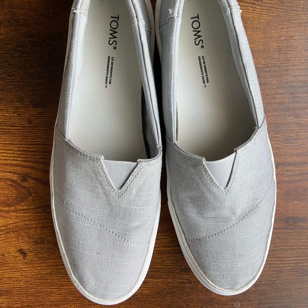Toms Light Gray Slip-On Flats